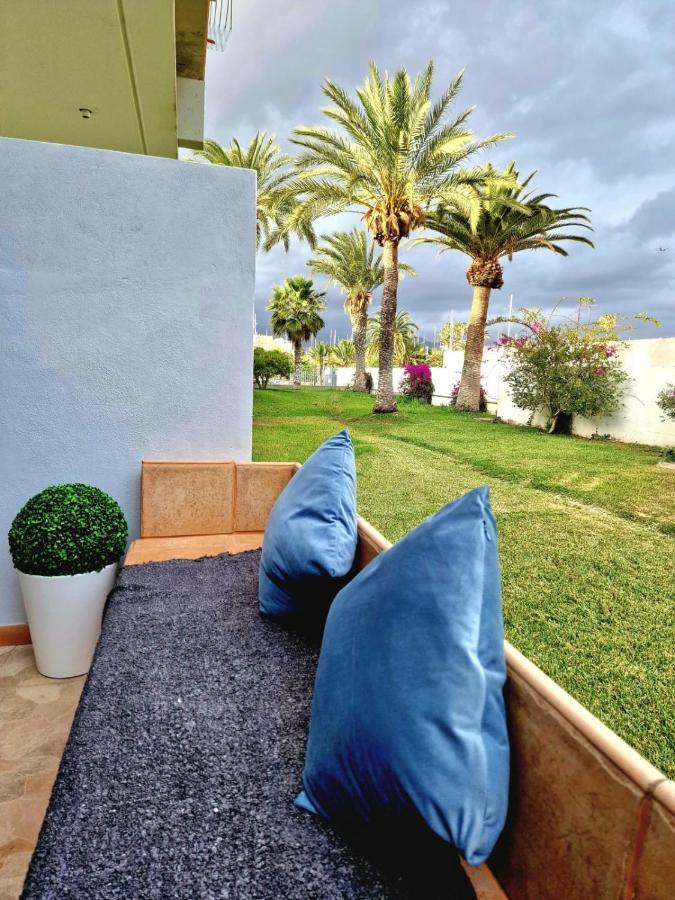 Stunning Lovely Flat With Pool And Strong Wi-Fi, 31 Arona  Exterior foto